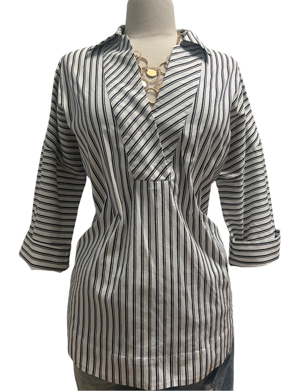 CHICO’S - WOMEN’S BLACK & WHITE STRIPED TOP